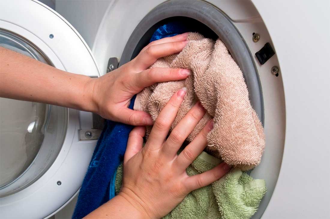 Qué pasa si cargas demasiado la lavadora y la secadora?